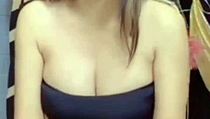 Remaja 18+ susu besar pepek seksi dalam saat intim panas!