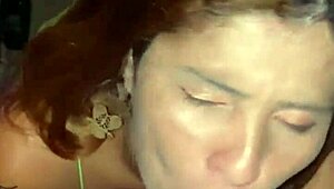 Непослушная рыжая Ruivinha сосет мужа в клубе