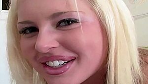 Gozada clássica de punheta com a peituda Andi Anderson