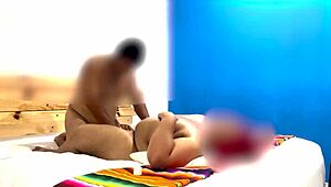 손님한테 왜 남편 앞에서 알몸 마사지야?