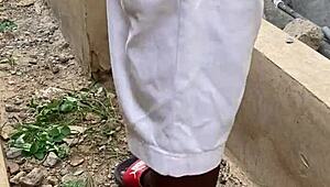 Он дал мне горячий короткий трах своим монстр-членом на улице