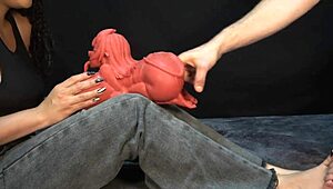 Megettem a spermát ami kijött a baba szájából egy házi fetis jelenetben.