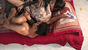 Daję Lodzika i Dostaję Anal w Bożonarodzeniowym Trójkącie