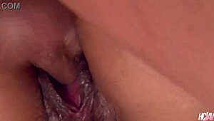 Gorąca seksowna Japońska tancerka na drążku Kurea Muto dostaje creampie