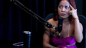 Ruiva safada mostra cu após marido sugerir swing, ama pauzão grosso sem ver - Bruna Ferrari