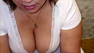 Mama mojego przyjaciela znajduje mnie w swojej łazience z intensywnymi emocjami