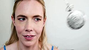 Min kinky styvtant låtsas vara hypnotiserad, hjälper mig få självförtroende i detta fantasiscenario