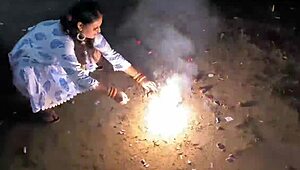 Får den russiske husmor kneppet af inder med stor pik i casting-interview?