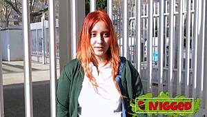 Saya bengkokkan Natalyy merah jambu muda itu, panas dan bersemangat untuk pengalaman lelaki hitam pertamanya.