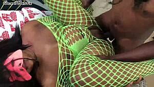 hij vroeg, kan ik 100 dollar betalen om je geile kut hard te neuken?