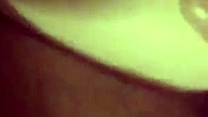 슬럿이 거대한 몬스터 자지로 좁은 보지 POV 박힘!