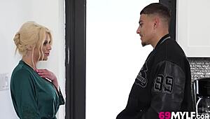 MILF caliente encuentra consuelo en sesiones de creampie