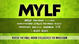 Korku Filmi İzlerken Dikkati Dağıtmak İçin Patronumun Sikini Emdim