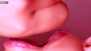 Настя делает грязный русский минет в универе, прославилась заглатывая сперму с большого хуя