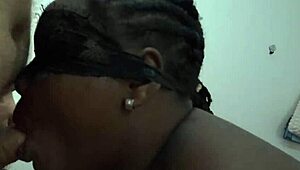 Isteri Hitam Dengan Semangat Hisap Batang Sebelum Biarkan Air Mani Isi Mulut Sepenuhnya