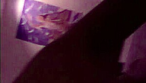 Otel odasında Kamboçyalı kızı sikmek.