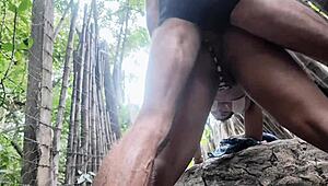 Aku bagi bontot aku pada kontol besar di jejak, takut ditangkap, sekarang bocor air mani lagi