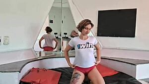 She orders, I fuck her big pussy outdoor with monster cock 😏