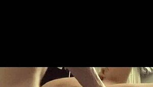 Petite égyptienne belle-sœur se touche !