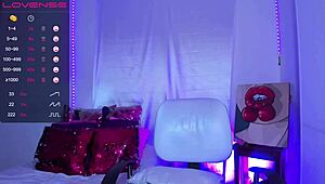 Gostosa colombiana JULIETA VENUS mama dildo como pau de verdade na bundona molhada