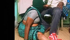 बड़ा कॉक गांव की आंटी को आउटडोर्स फक करता है रूममेट देखते हुए