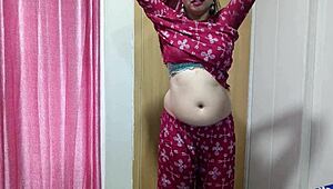 Sali desi indiana seduz jija com papo sujo pra foda pesada e gozo explosivo?