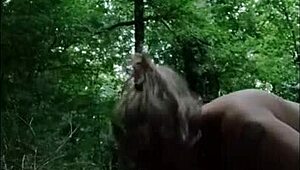 slaafje vernederd in bos met natte kut en vieze spelletjes