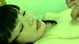 สาวเอเชียตัวเย็ดโดนดูดควยใหญ่ในแอคชั่นหนัก