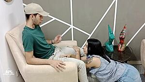 Mostra teu pauzão? Chupo e lambo minha buceta