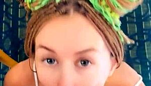 Hej, den här lyckliga killen får en passionerad analrunk med söt blond tonåring Mia Bandini i hemmapov