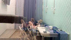 아마추어 18+녀 친구랑 거친 첫 섹스 강렬 오르가즘