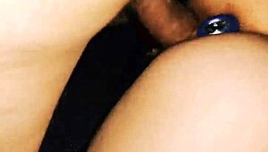 Milf de meias e lingerie no anal close-up