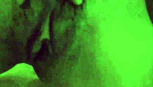 Stedbror og søster, klar til at udforske den forbudte tiltrækning sammen?