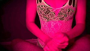 Ik vind het geweldig om de beste handjob te geven aan een oudere vent