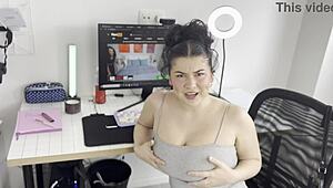 Dikke curvy stiefzusje rollenspel met vieze praat en behaarde POV solo terwijl stiefbroer totale gooner wordt