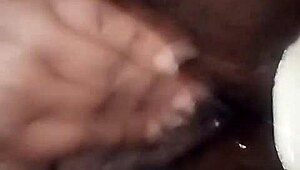 Hey, tengok memek hitam sexy dapat perhatian semua