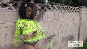 Hei, tengok Ariana Aimes naik batang besar kasar dengan pepek dicukur comel 😈