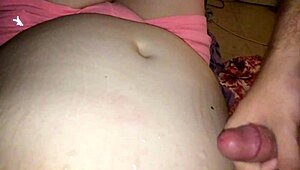 今、太ったプリンセスのお腹に全部射精してるよ！