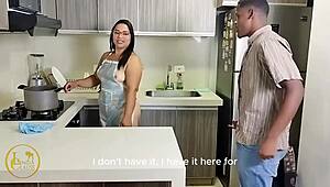 Jag såg den där unga 18+ BBC:n och bara måste förföra honom att knulla mig hårt.