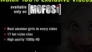 קלאודיה אטקינס מככבת בחומר סיכה מאפשר הכל, חשה כל רגע לוהט בתשוקה.