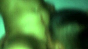 Hey, tengok bagaimana isteri ini suka betul aksi mulut! 😏👅