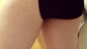 Lille 18+ amatører blinker store røve og små 18+ patter i hjemmelavet toilet kompilering - hvorfor ikke tjekke aa porn på twitter