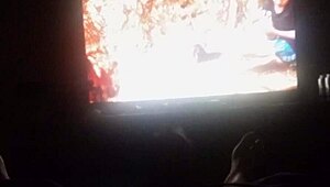 Hård solomasturbation med intensiv sprut och cum från bultande kuk