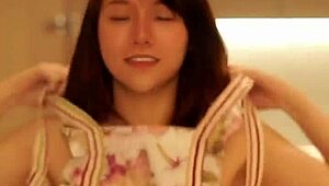 Jena Dammaya pembantu Indo catwalk bikini siap ngentot