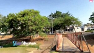 Ik in de auto met mijn latina milf vrouw die grote natte tieten flashen aan vreemde voor publieke kick