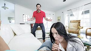 अरे, जिज्ञासु वर्जिन अपनी पहली थ्रीसम में फंस गई ओडेसा, विल पाउंडर, केन फील्स के साथ, उस पेटाइट 18+ गैंड को जोर से पाउंडिंग।