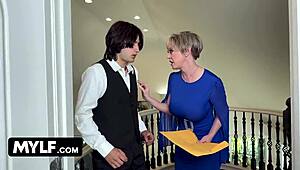 Hijo de puta parte 4 se siente tan intenso con penetración anal en trío FFM rubia MILF acción