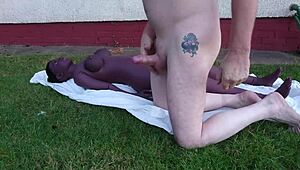 Utendørs quickie med sexdukke 2