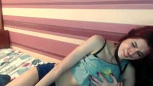 Arinawild, kolla min lilla brunettkropp 18+ i hardcore orgasm med donationer