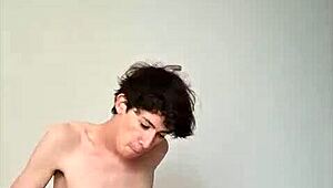 Off güneşli günde çok azdım incecik belim küçük vücudum dev yarrakla solo fap yaparak döllere bulandı